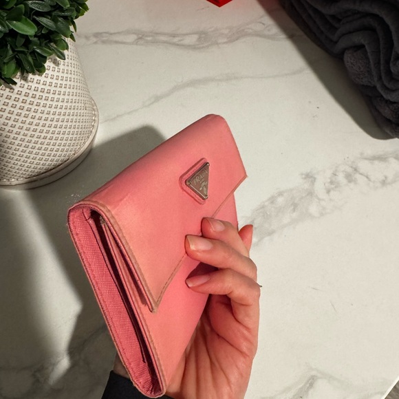 Pre loved Prada Wallet in pink - Picture 6 of 8